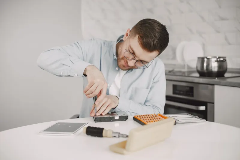Precision and Patience: The Independent Craftspeople Breathing New Life Into Magnetic Disk Storage